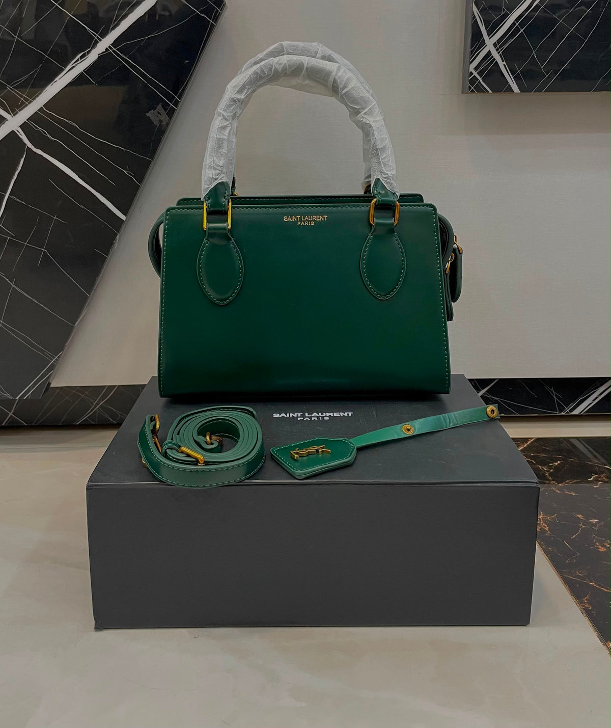 SL Cross body ( with magnetic box)