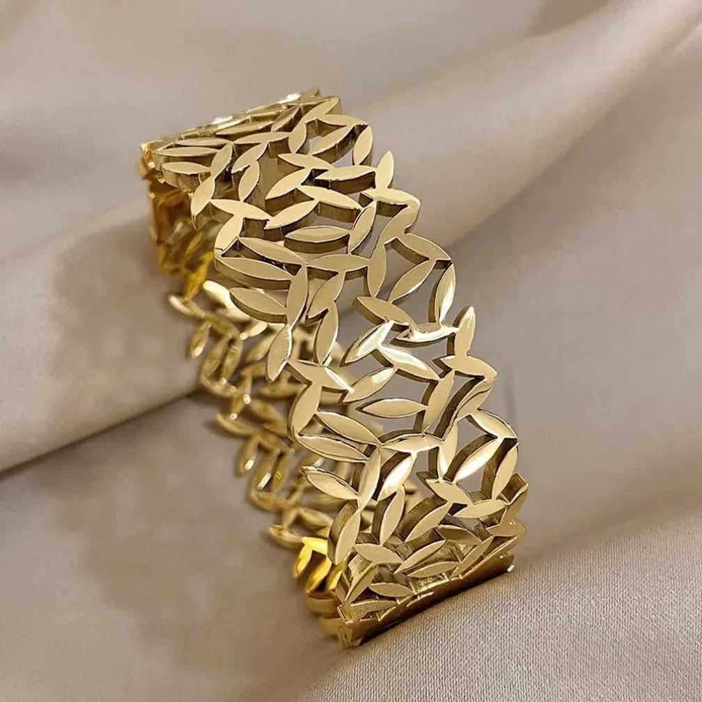 Laurel Cuff