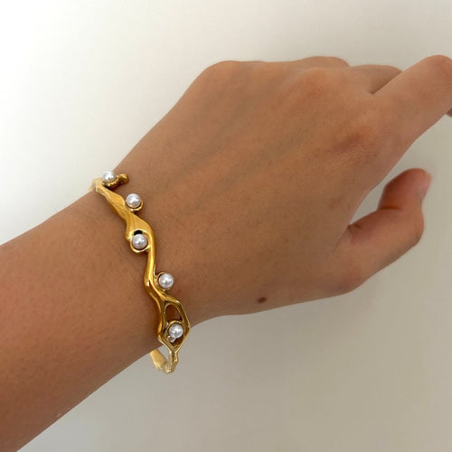 Luxury Pearl Handcuff