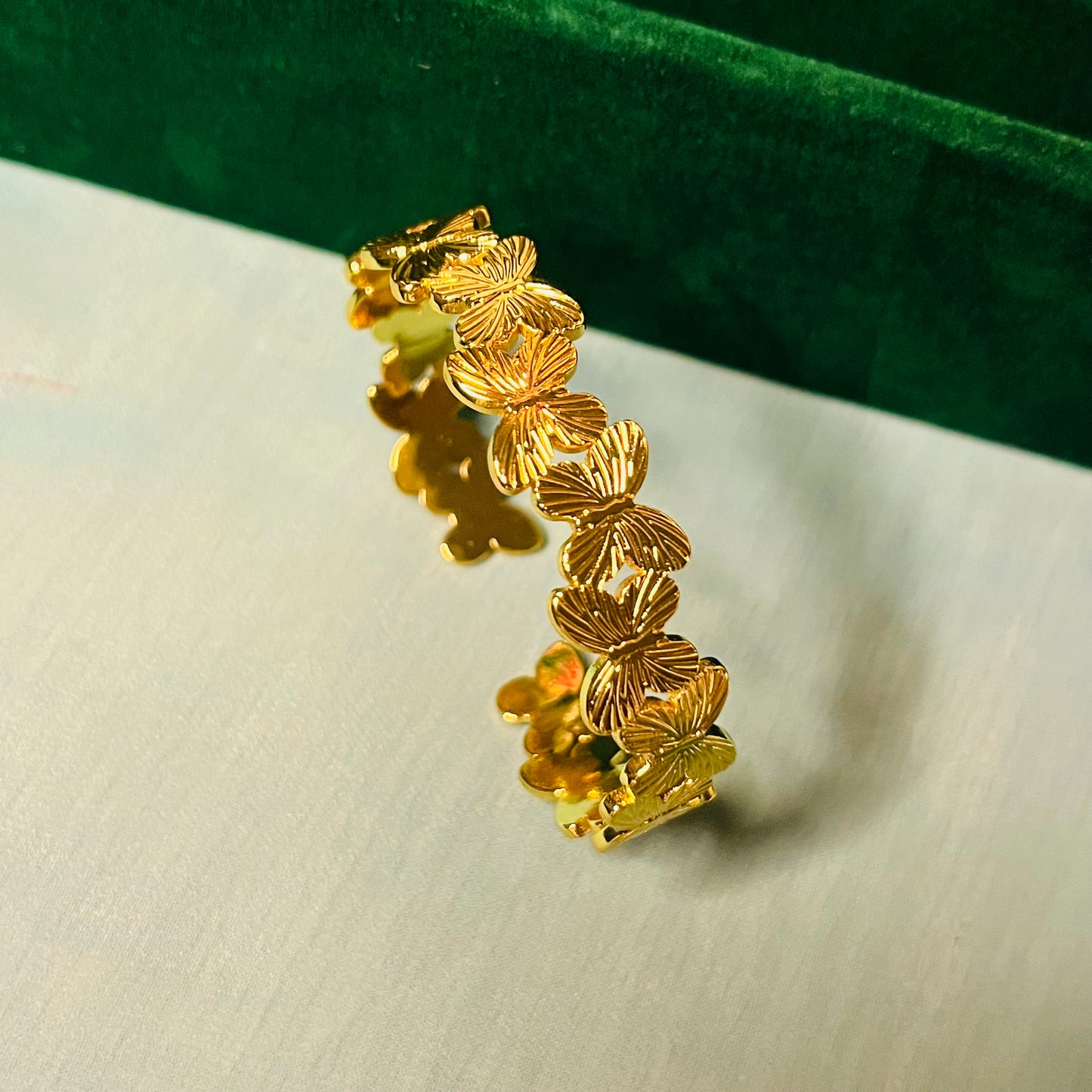 Butterfly cuff