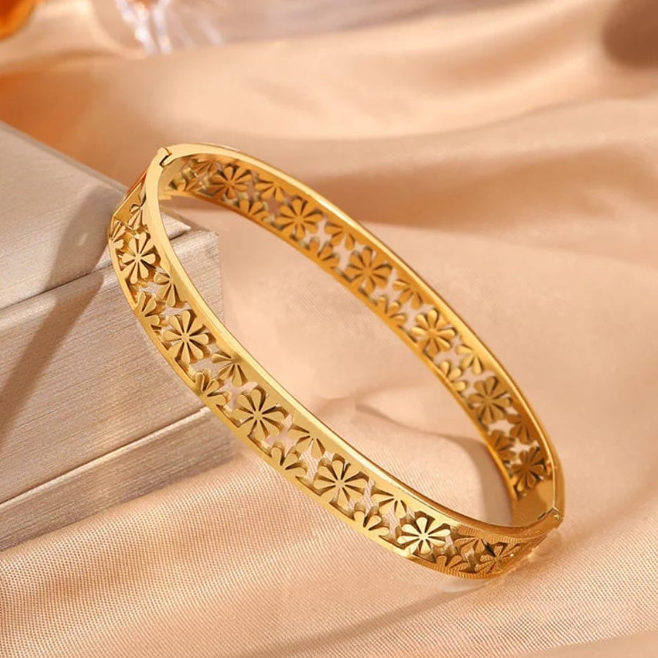 Flower lace bangle