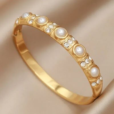 Pearl Handcuff
