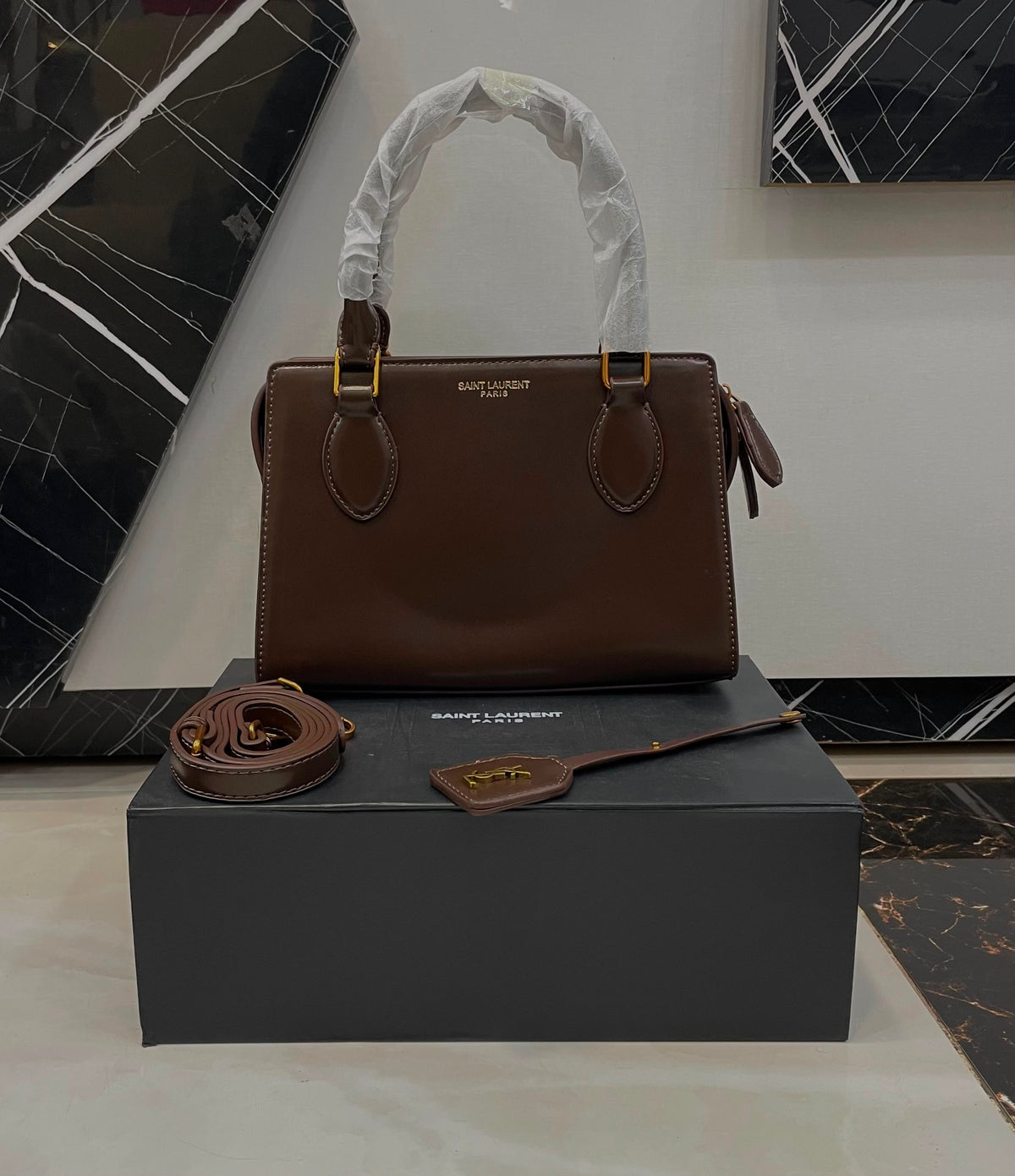 SL Cross body ( with magnetic box)