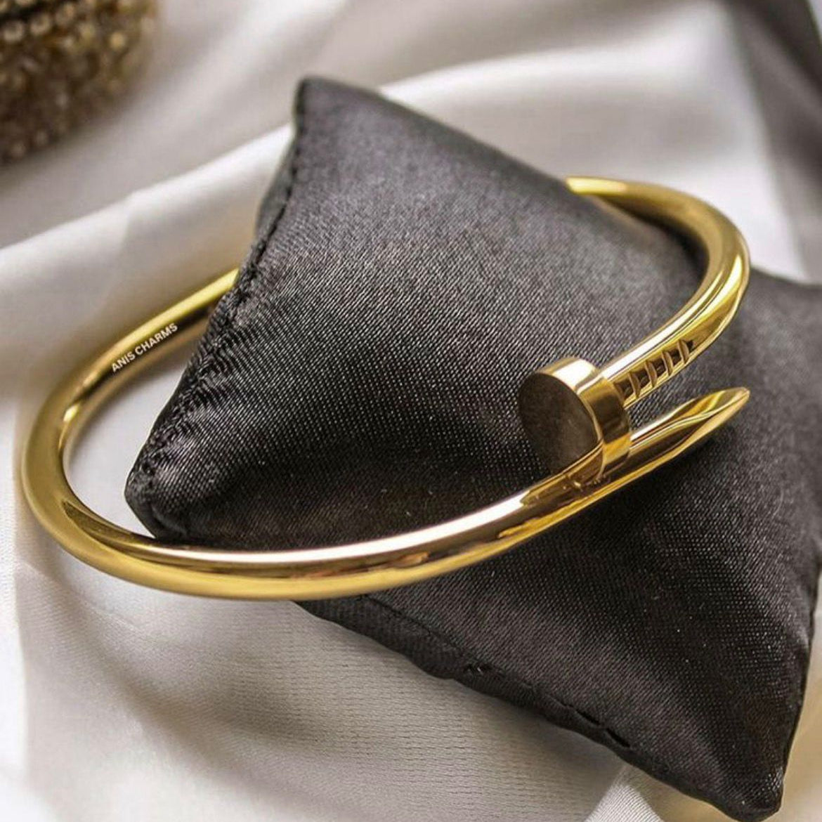 Nail Handcuff